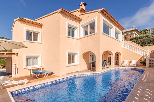 villa galicia con piscina privada en calpe alicante