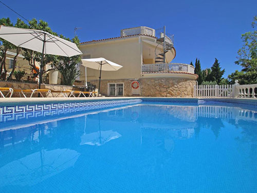 villa con piscina privada mercedes casas de torrat alicante